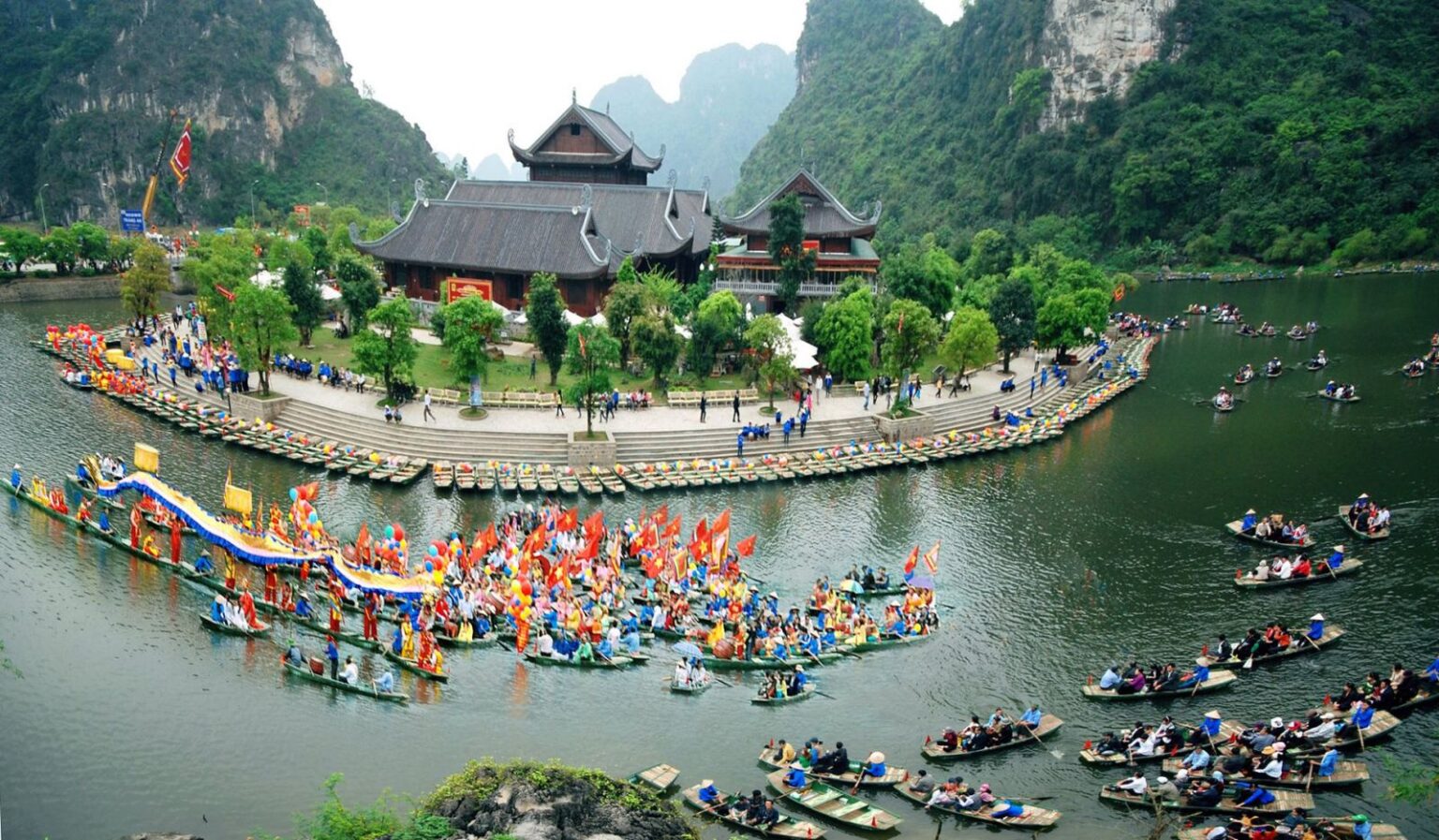 HOA LU TAM COC MUA CAVE 1 DAY TRIP BY LIMOUSINE 11