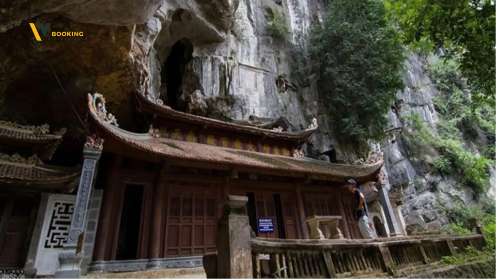 Architecture Of Bich Dong Pagoda