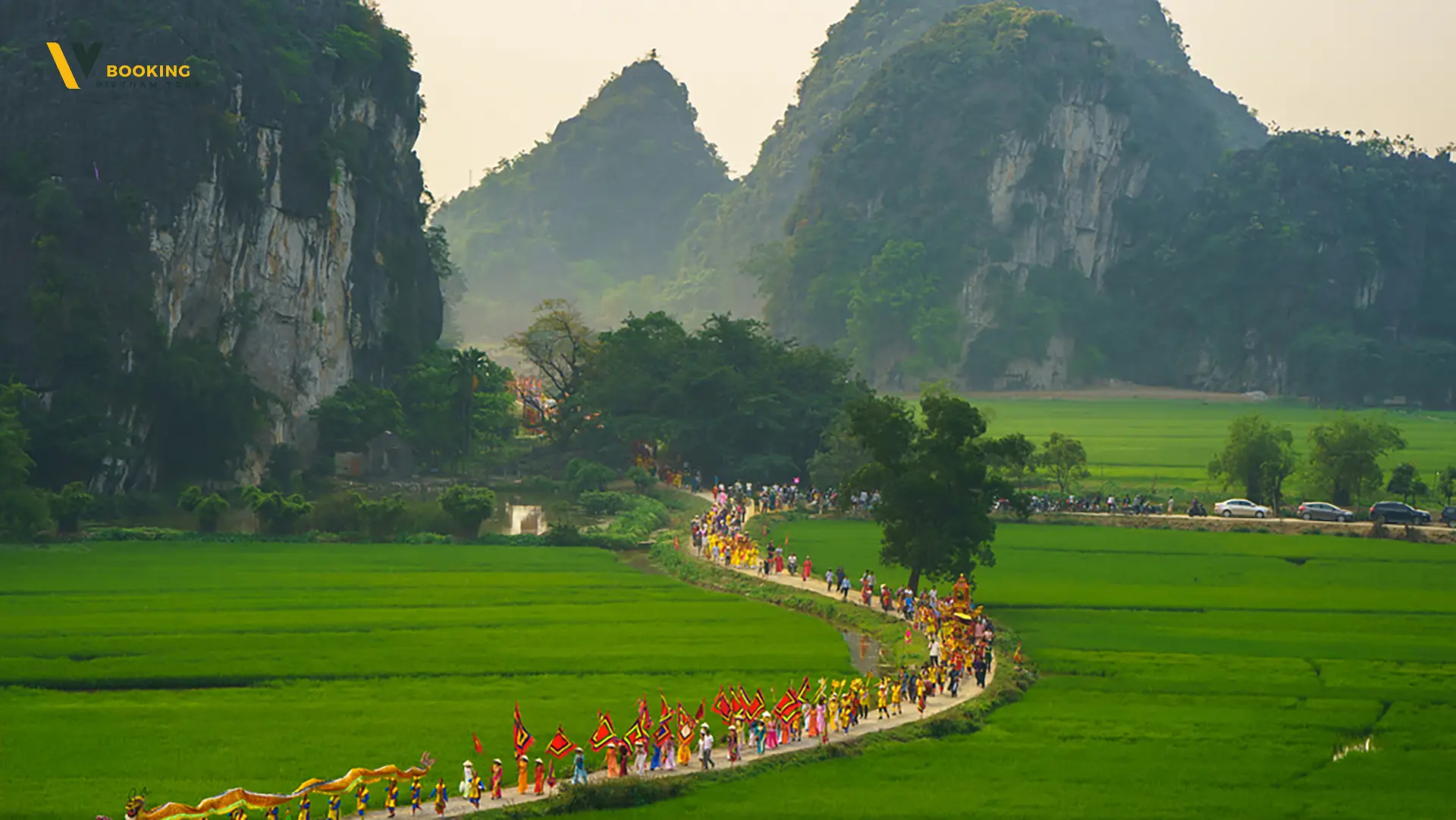 Use A Tour Package To Visit Mua Cave Ninh Binh