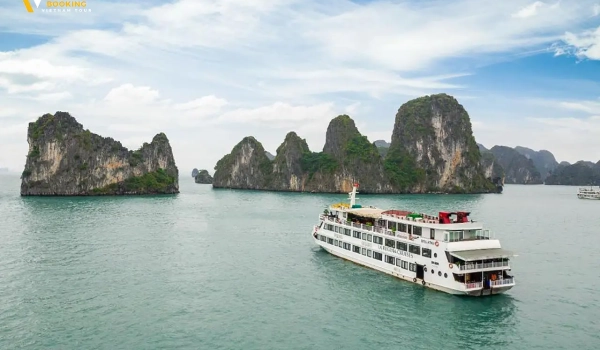 La-Regina-Royal-Cruise-1- Bookingvietnamtour